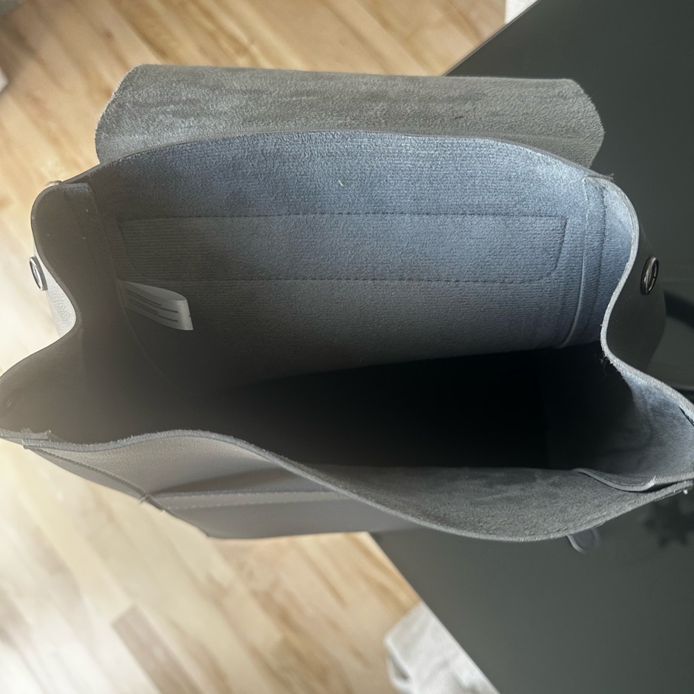 Modern Gray Backpack | Noize - Picture 3 of 5